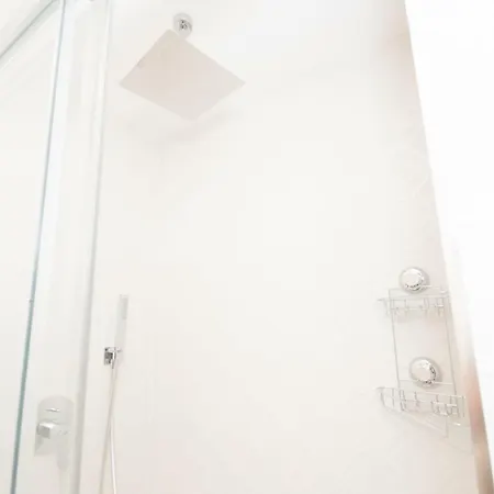 Cubo's Tivoli B4 Апартаменты *